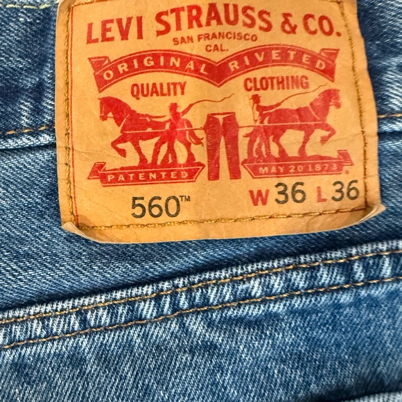 550 & 560 Men’s Levi's Classic Blue Relaxed Men's Jeans
